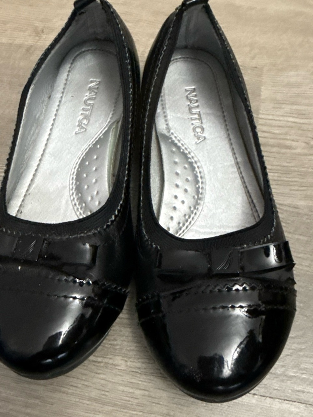 Nautica Girls Black Patent Ballet Flats with Bow